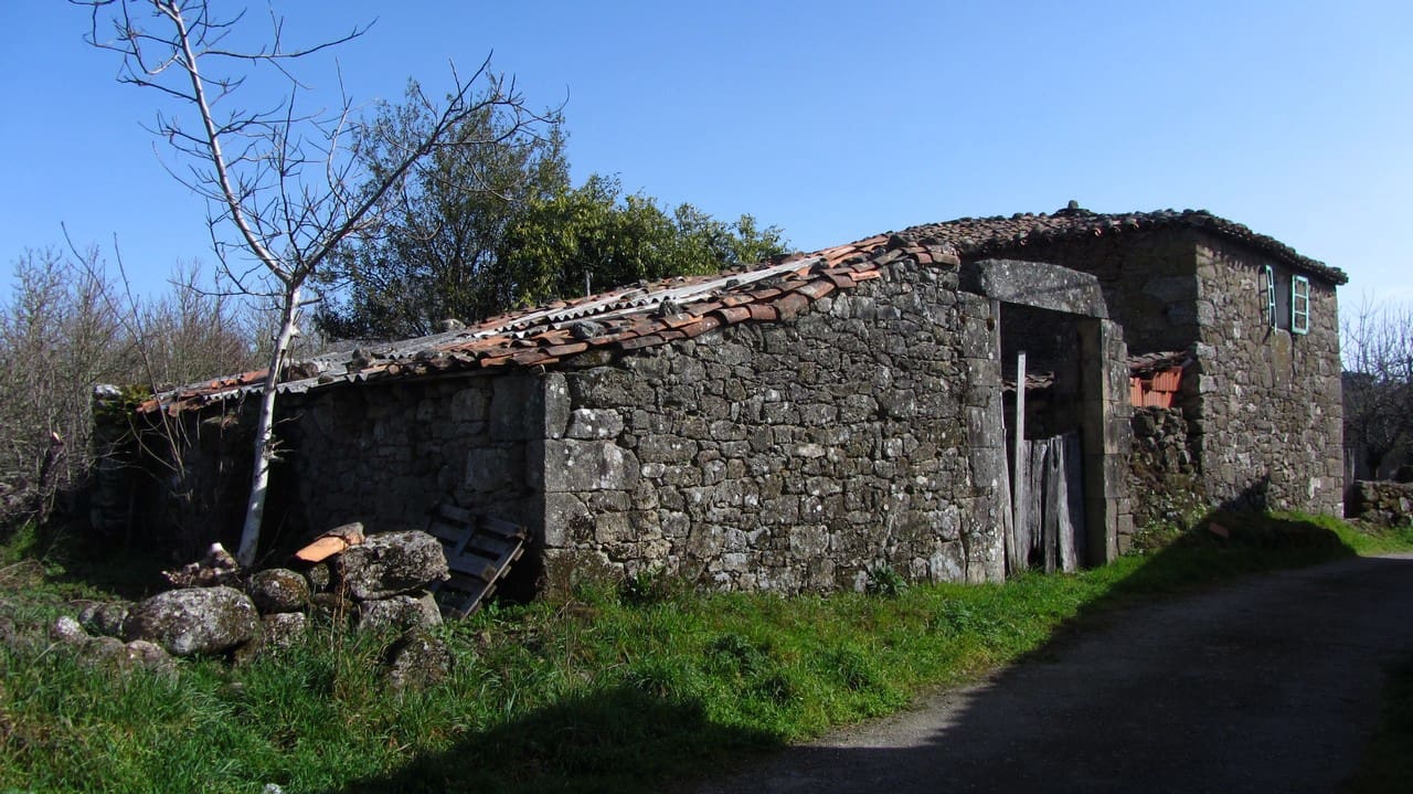 3 slaapkamer Finca/Landhuis te koop in Escairon - € 15.000 (Ref: 6746366)