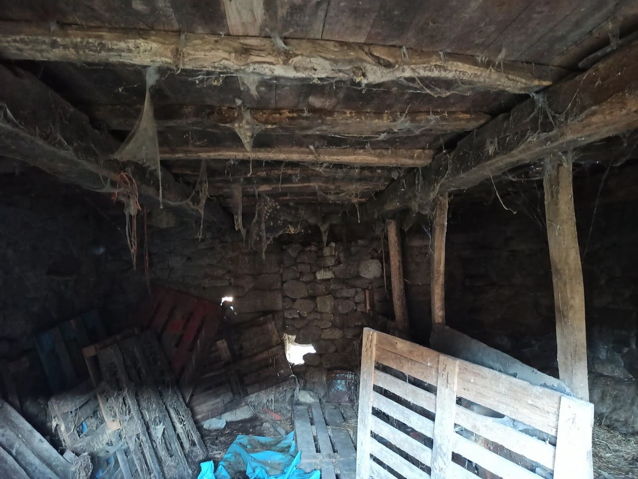 3 slaapkamer Finca/Landhuis te koop in Escairon - € 15.000 (Ref: 6746366)