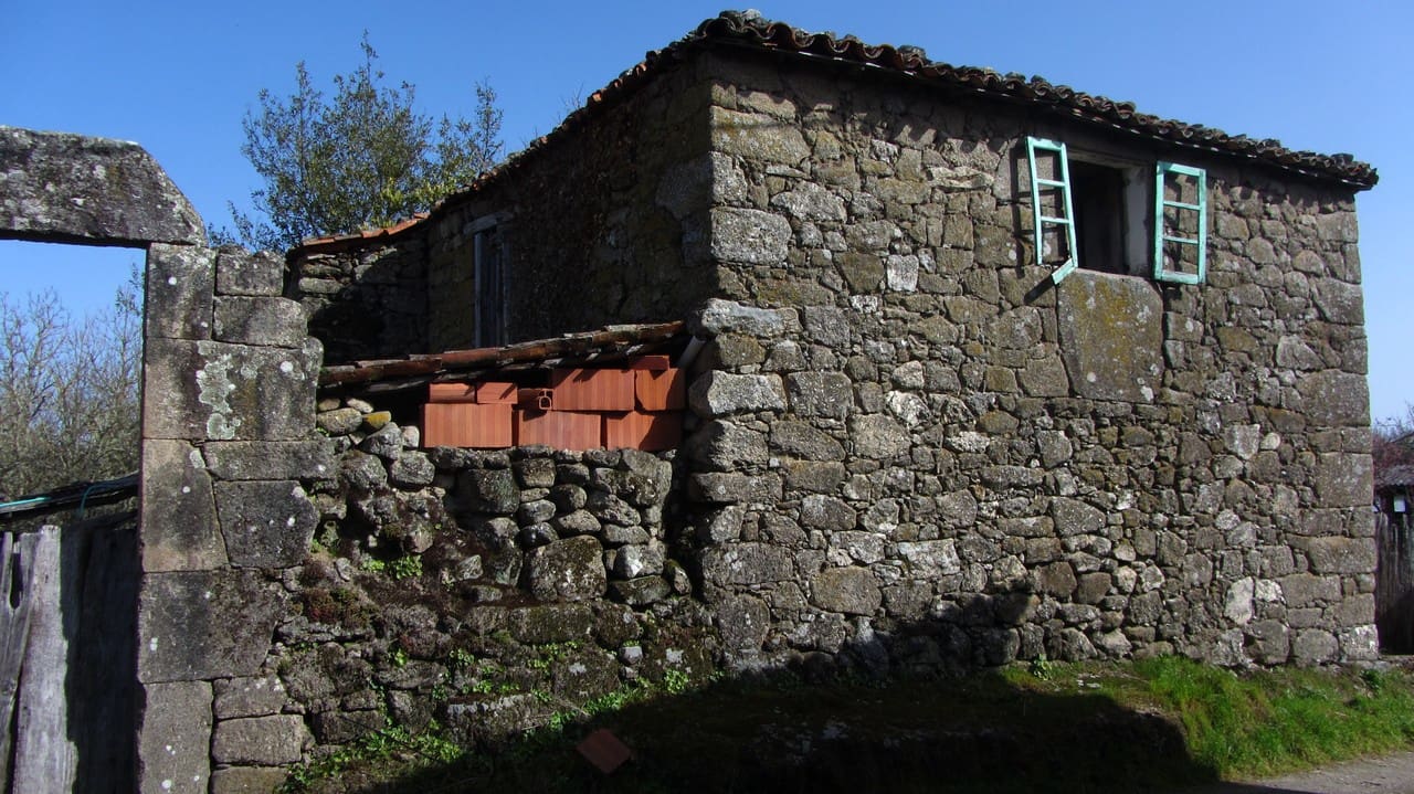 3 slaapkamer Finca/Landhuis te koop in Escairon - € 15.000 (Ref: 6746366)