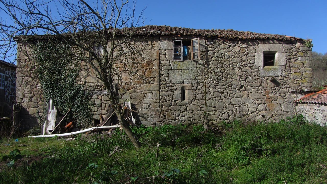 3 slaapkamer Finca/Landhuis te koop in Escairon - € 15.000 (Ref: 6746366)