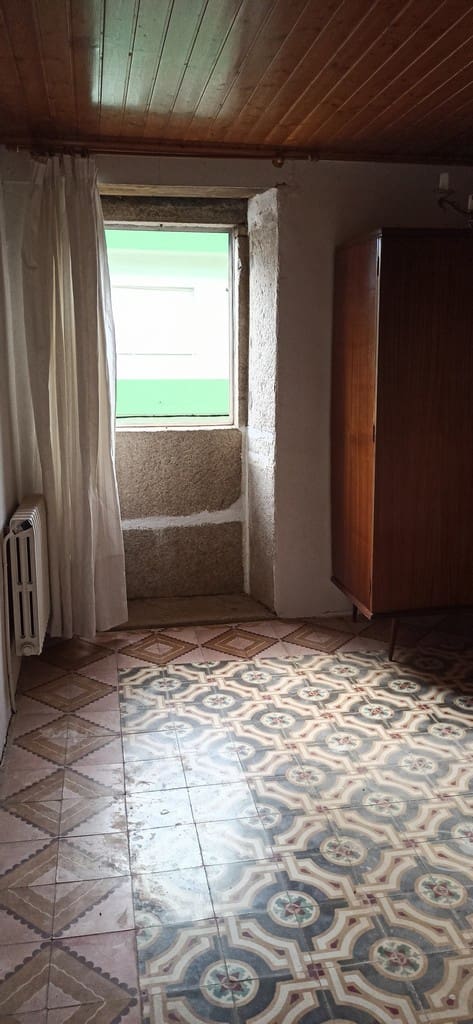 4 soveværelse Finca/Landehus til salg i Agolada med garage - € 75.000 (Ref: 6933391)