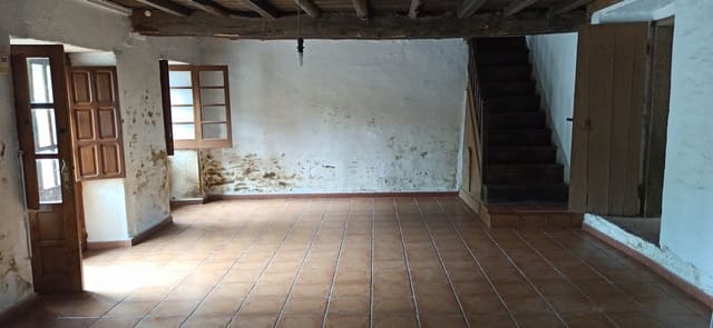 4 bedroom Finca/Country House for sale in Agolada with garage - € 75,000 (Ref: 6933391)