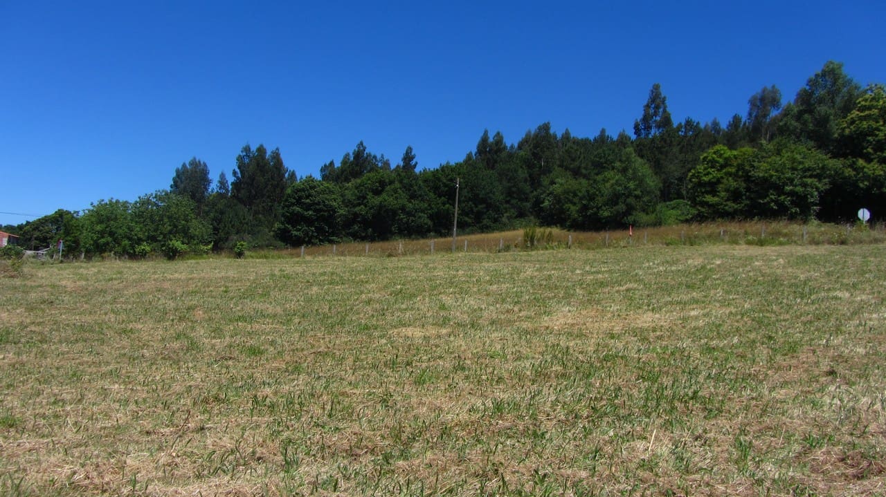 4 soveværelse Finca/Landehus til salg i Agolada med garage - € 75.000 (Ref: 6933391)