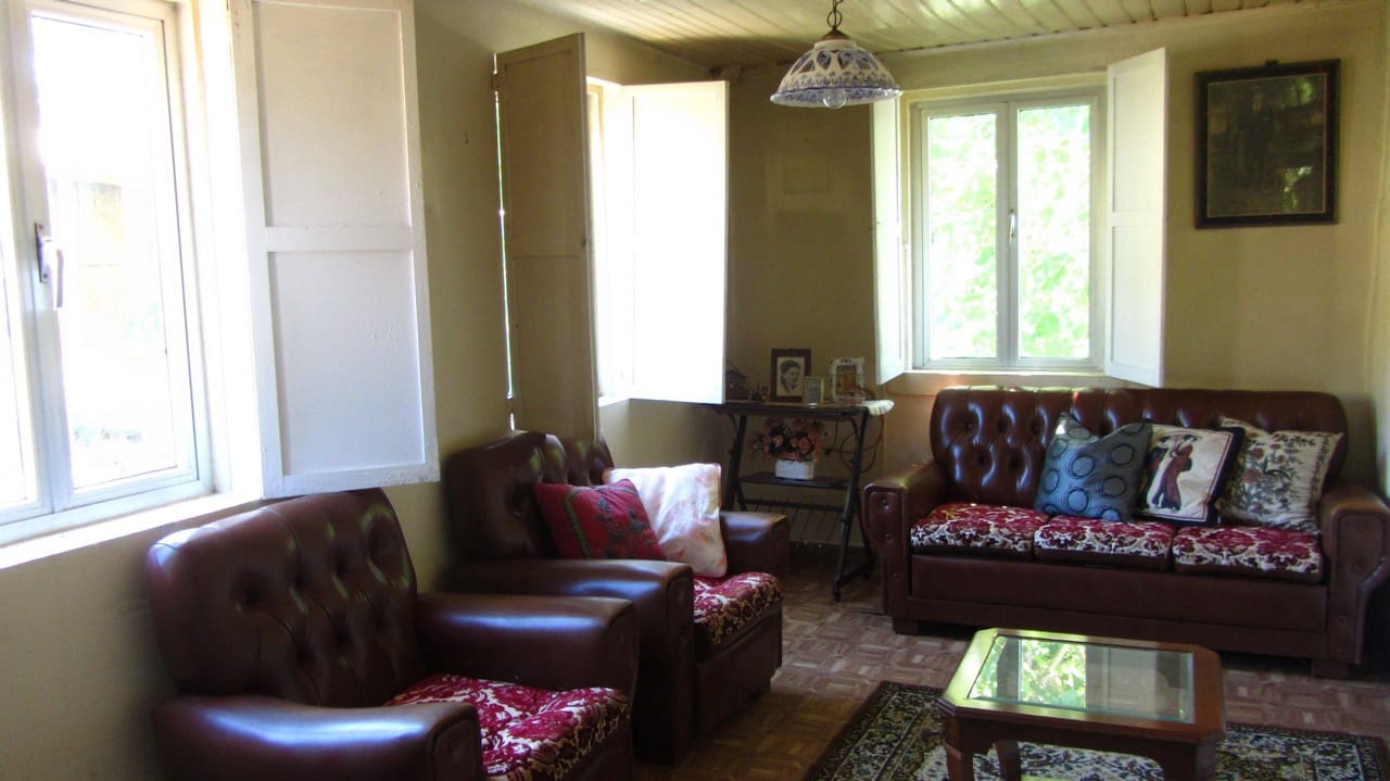 4 soveværelse Finca/Landehus til salg i Agolada med garage - € 75.000 (Ref: 6933391)