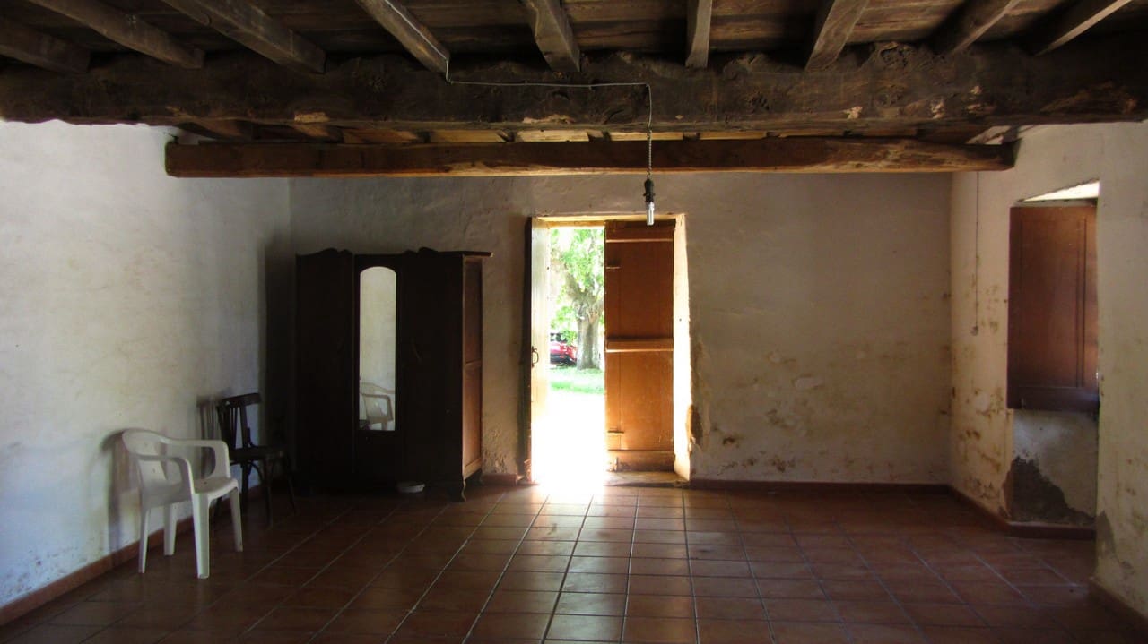 4 soveværelse Finca/Landehus til salg i Agolada med garage - € 75.000 (Ref: 6933391)