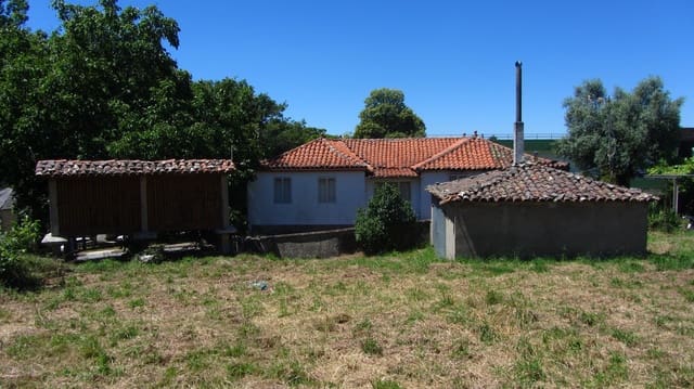 4 bedroom Finca/Country House for sale in Agolada with garage - € 75,000 (Ref: 6933391)