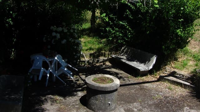 4 bedroom Finca/Country House for sale in Agolada with garage - € 75,000 (Ref: 6933391)