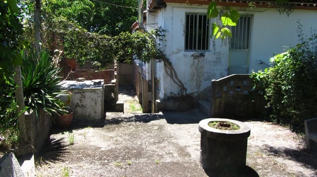 4 bedroom Finca/Country House for sale in Agolada with garage - € 75,000 (Ref: 6933391)