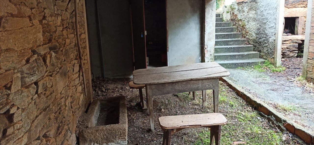 4 soveværelse Finca/Landehus til salg i Agolada med garage - € 75.000 (Ref: 6933391)