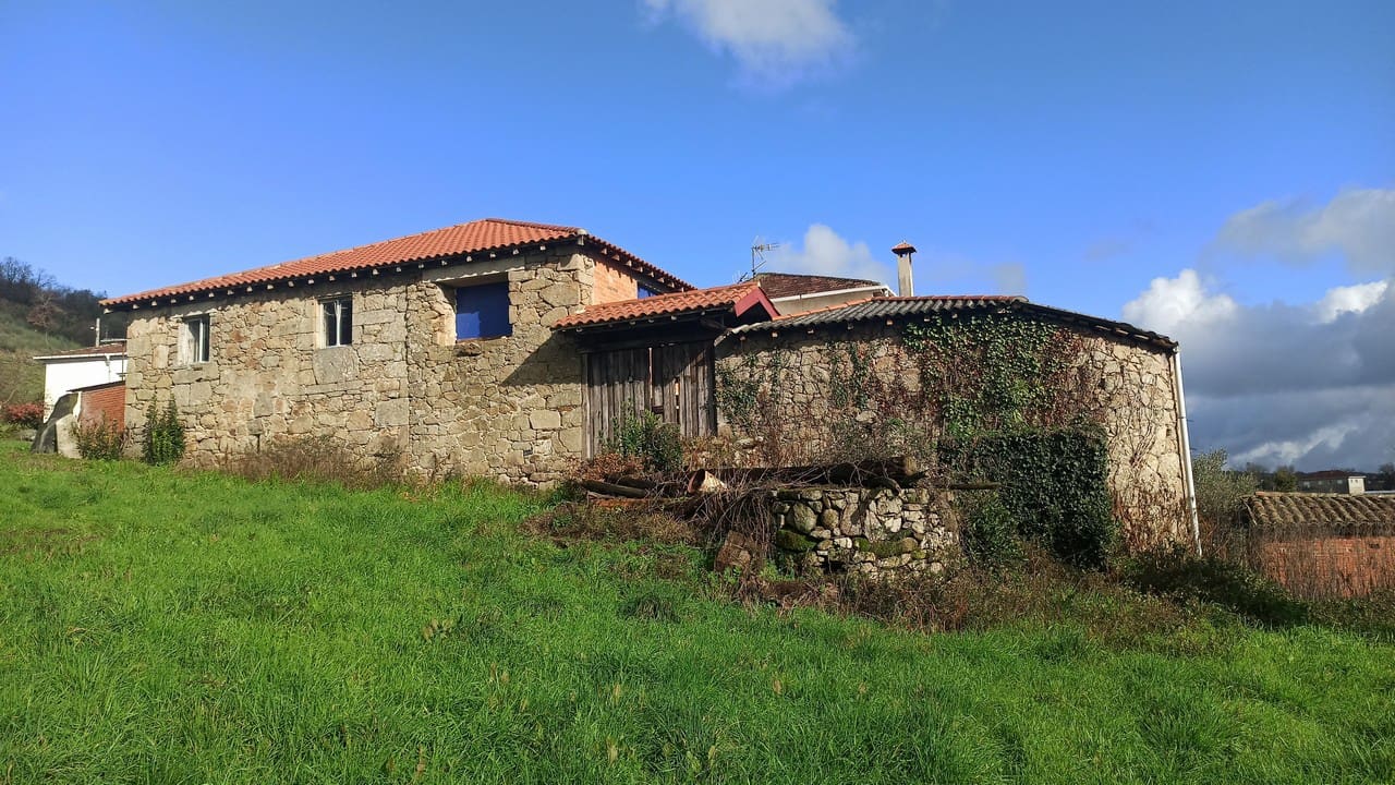 2 soveværelse Finca/Landehus til salg i Monforte de Lemos - € 35.000 (Ref: 7326993)