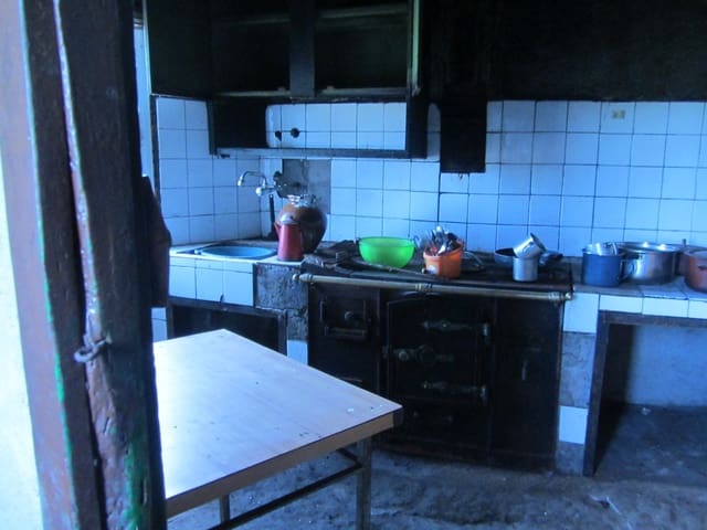 2 makuuhuone Maalaistalo myytävänä paikassa Ferreira de Panton, Pantón - 26 000 € (Ref: 7646252)