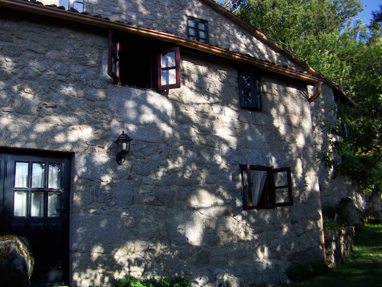 7 bedroom Guesthouse/B & B for sale in Chantada with garage € 275,000