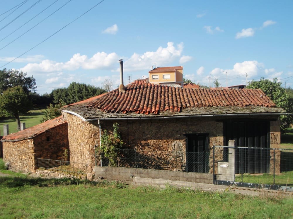 5 soveværelse Lejlighed til salg i Monforte de Lemos med garage - € 110.000 (Ref: 7703077)