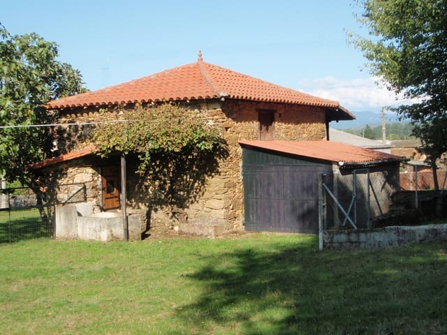 5 sovrum Lägenhet till salu i Monforte de Lemos med garage - 110 000 € (Ref: 7703077)