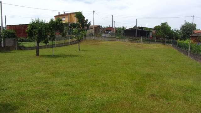 5 sovrum Lägenhet till salu i Monforte de Lemos med garage - 110 000 € (Ref: 7703077)