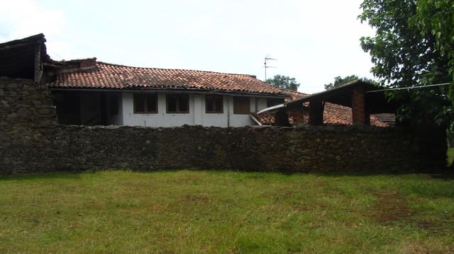 5 sovrum Lägenhet till salu i Monforte de Lemos med garage - 110 000 € (Ref: 7703077)