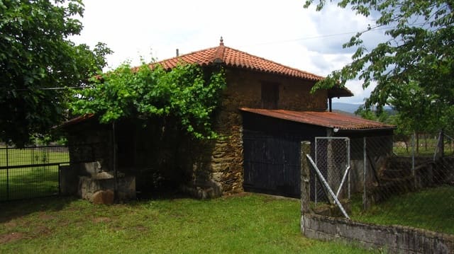 5 sovrum Lägenhet till salu i Monforte de Lemos med garage - 110 000 € (Ref: 7703077)