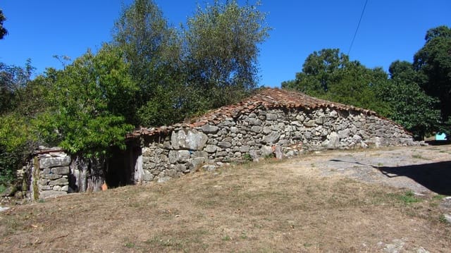 2 soveværelse Finca/Landehus til salg i O Saviñao - € 32.000 (Ref: 7848098)