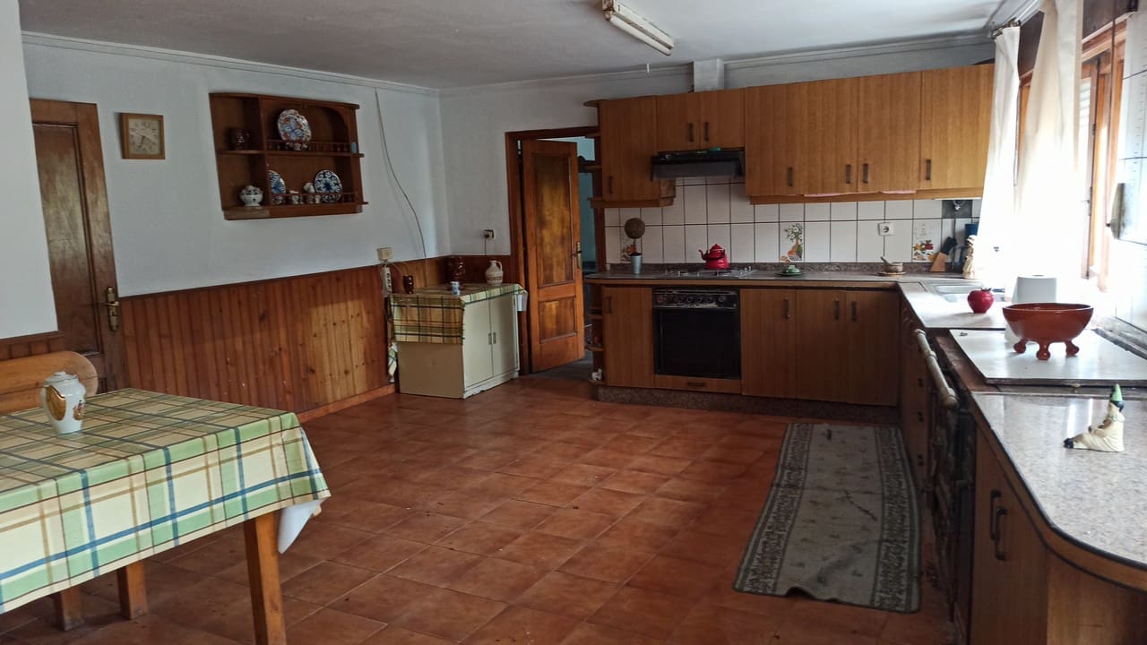 4 soveværelse Finca/Landehus til salg i Panton med garage - € 85.000 (Ref: 7875478)