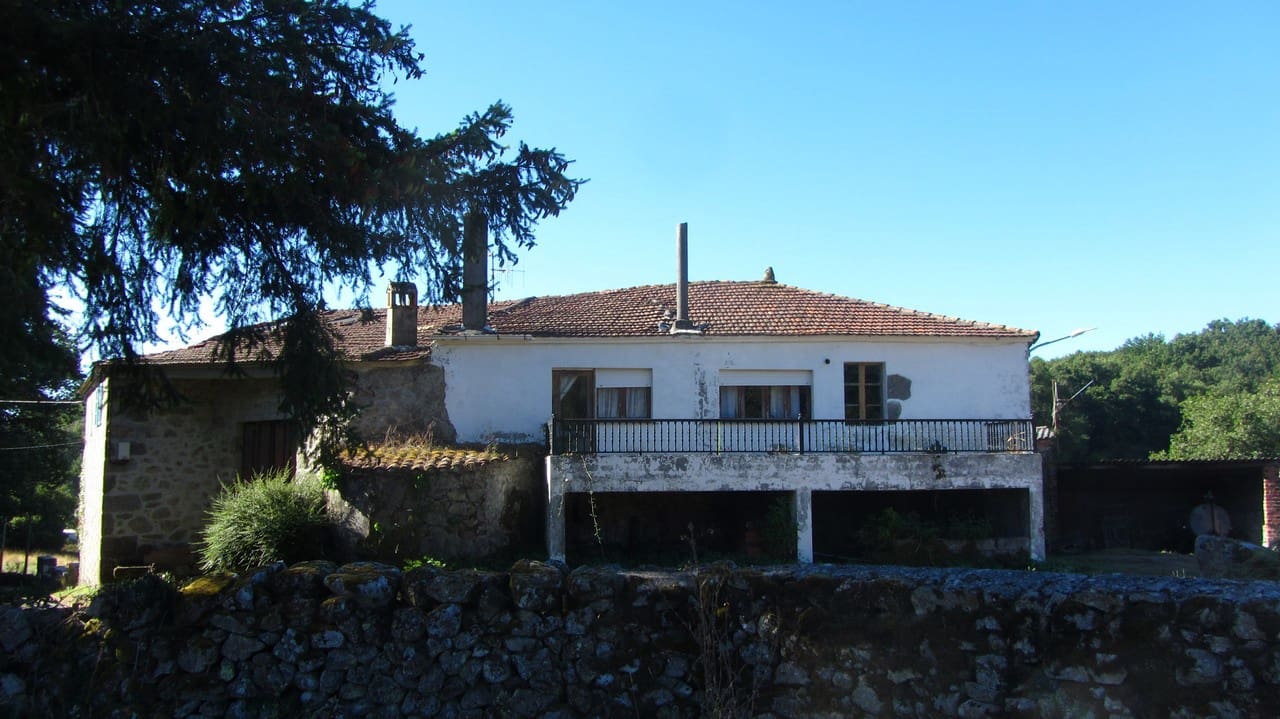 4 soveværelse Finca/Landehus til salg i Panton med garage - € 85.000 (Ref: 7875478)