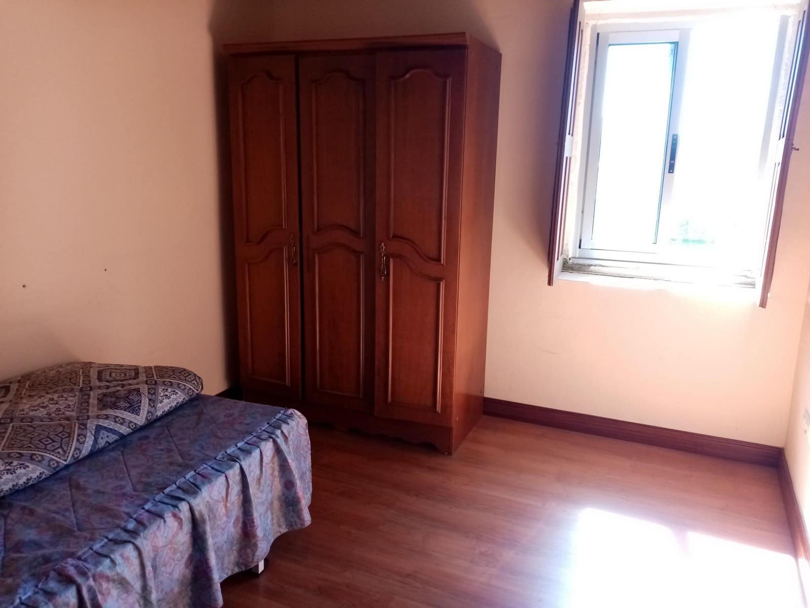 5 soveværelse Finca/Landehus til salg i Parada de Sil med garage - € 85.000 (Ref: 7921517)