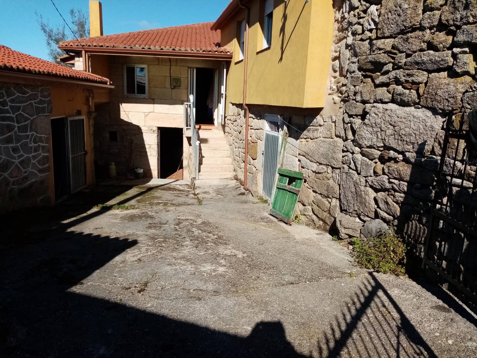 5 soveværelse Finca/Landehus til salg i Parada de Sil med garage - € 85.000 (Ref: 7921517)