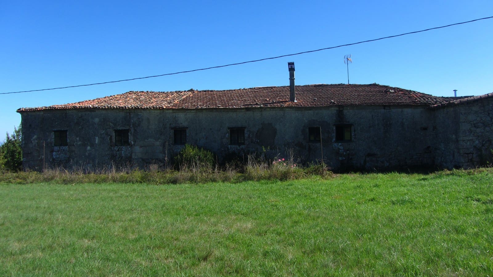 11 soveværelse Finca/Landehus til salg i Panton med garage - € 300.000 (Ref: 8015022)