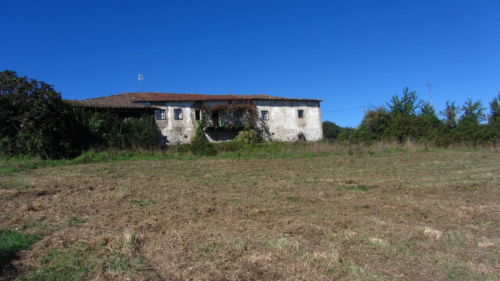 11 soveværelse Finca/Landehus til salg i Panton med garage - € 300.000 (Ref: 8015022)