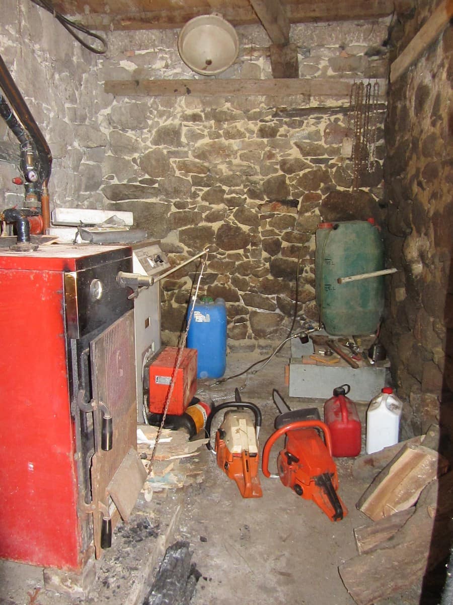 11 soveværelse Finca/Landehus til salg i Panton med garage - € 300.000 (Ref: 8015022)