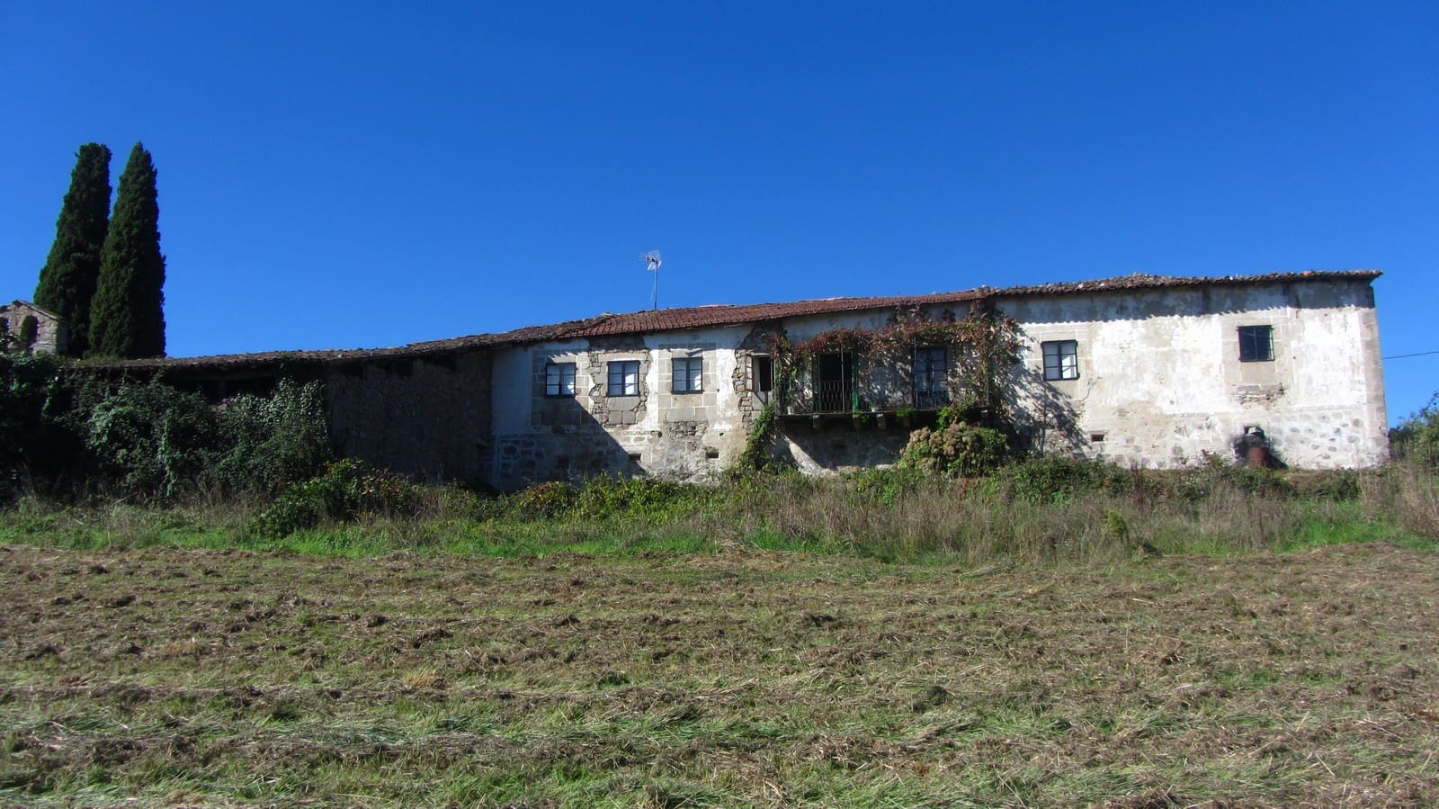 11 soveværelse Finca/Landehus til salg i Panton med garage - € 300.000 (Ref: 8015022)