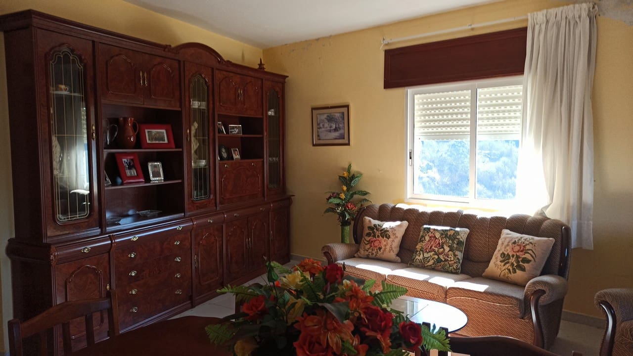 5 soveværelse Finca/Landehus til salg i Panton med garage - € 65.000 (Ref: 8043825)