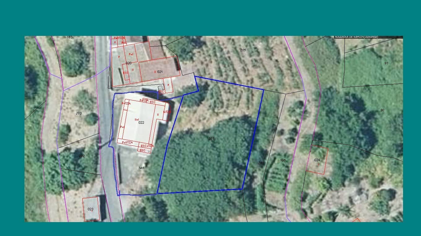 8 soveværelse Finca/Landehus til salg i Nogueira de Ramuin med garage - € 120.000 (Ref: 8194378)