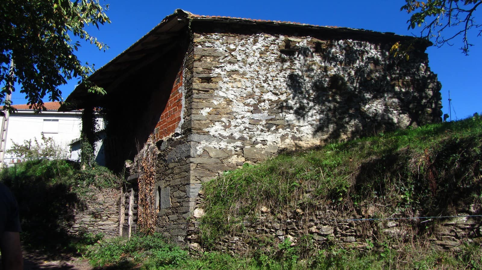 4 soveværelse Finca/Landehus til salg i Monforte de Lemos med garage - € 97.000 (Ref: 8205588)