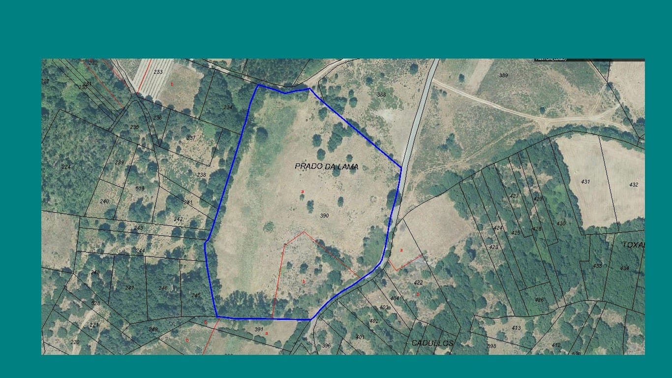 Grunde uden byggetilladelser til salg i Panton - € 60.000 (Ref: 8404317)