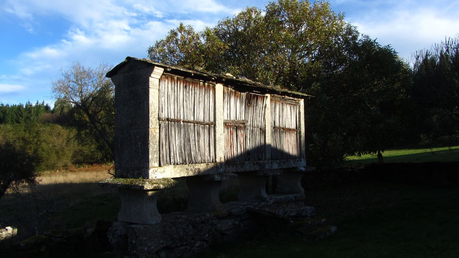 3 soveværelse Finca/Landehus til salg i Monterroso med garage - € 105.000 (Ref: 8669487)