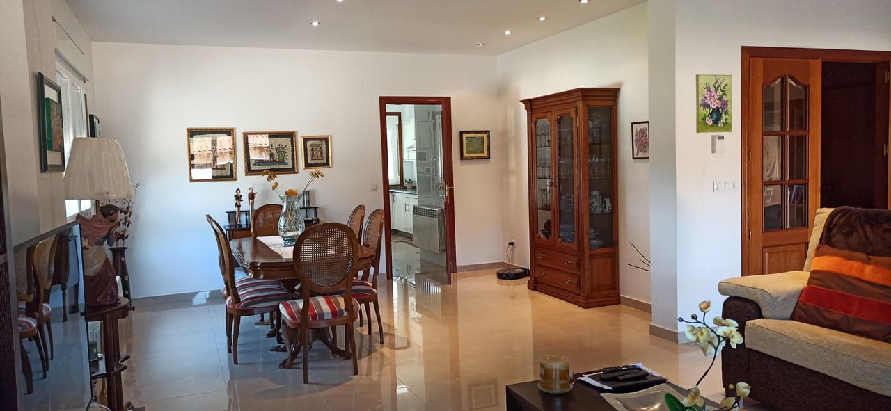 7 soveværelse Villa til salg i O Savinao med garage - € 525.000 (Ref: 8856584)