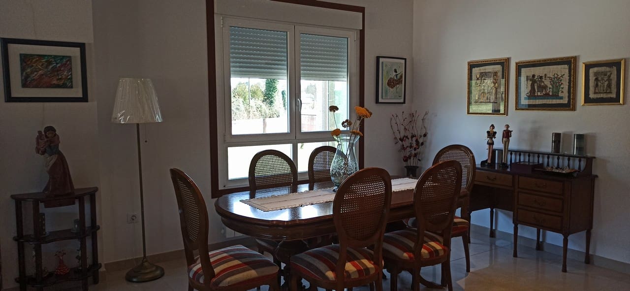 7 soveværelse Villa til salg i O Savinao med garage - € 525.000 (Ref: 8856584)