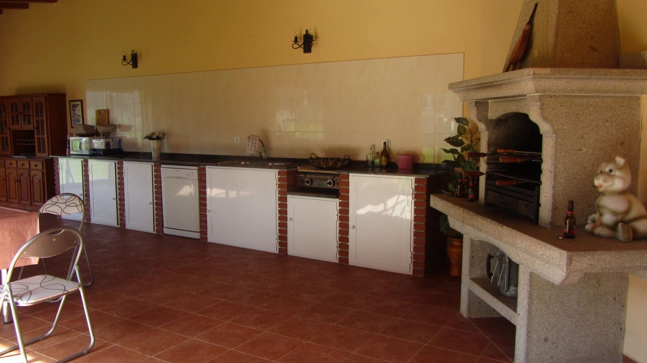 7 soveværelse Villa til salg i O Savinao med garage - € 525.000 (Ref: 8856584)