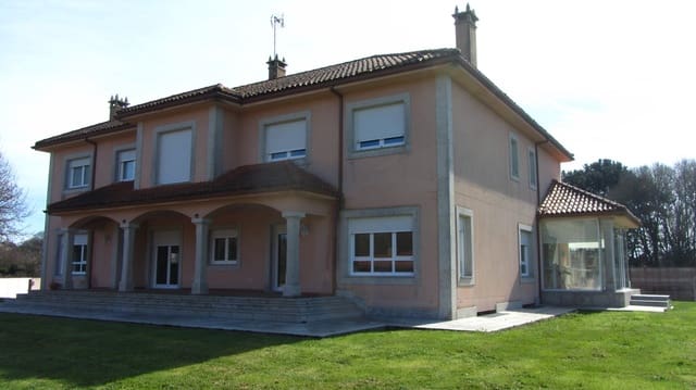 7 makuuhuone Huvila myytävänä paikassa O Saviñao mukana 
autotalli - 525 000 € (Ref: 8856584)