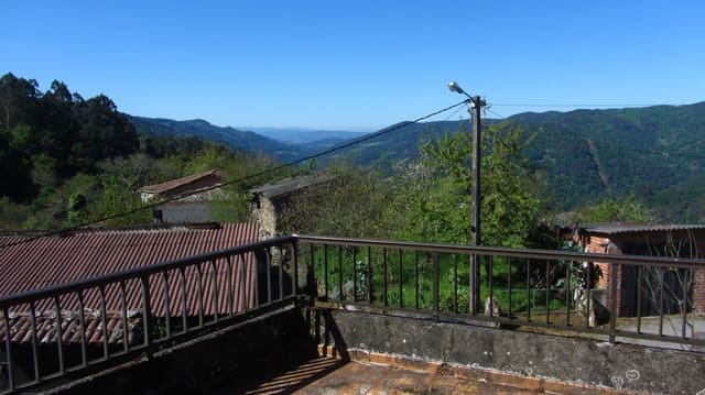 6 bedroom Finca/Country House for sale in Pantón - € 23,000 (Ref: 8983710)