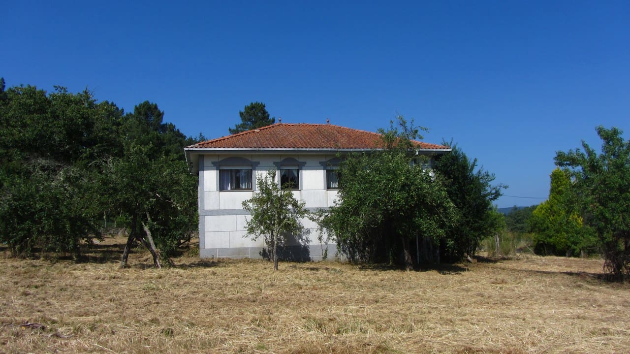 3 soveværelse Finca/Landehus til salg i Sober med garage - € 195.000 (Ref: 9064769)