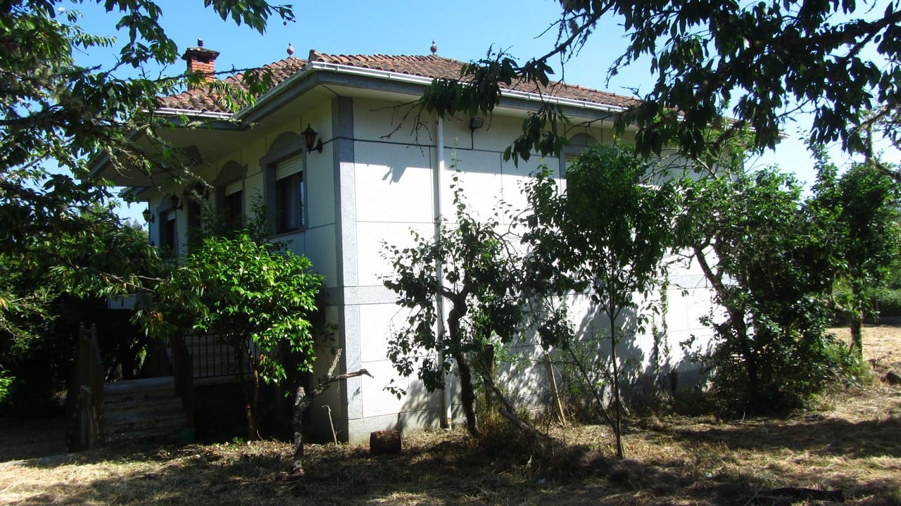 3 soveværelse Finca/Landehus til salg i Sober med garage - € 195.000 (Ref: 9064769)