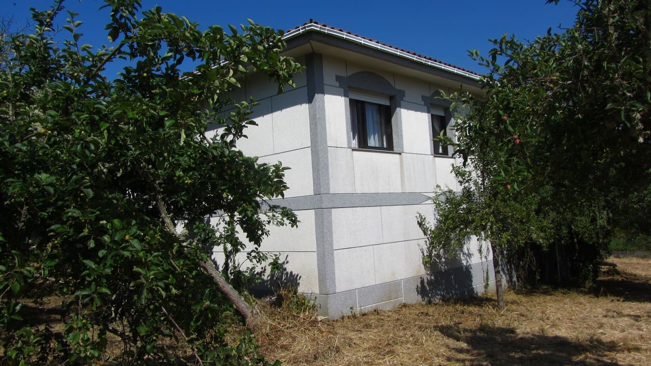 3 soveværelse Finca/Landehus til salg i Sober med garage - € 195.000 (Ref: 9064769)