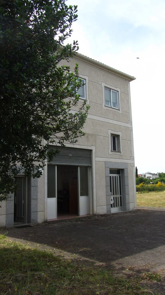 4 soveværelse Virksomhed til salg i Monforte de Lemos med garage - € 315.000 (Ref: 9072883)