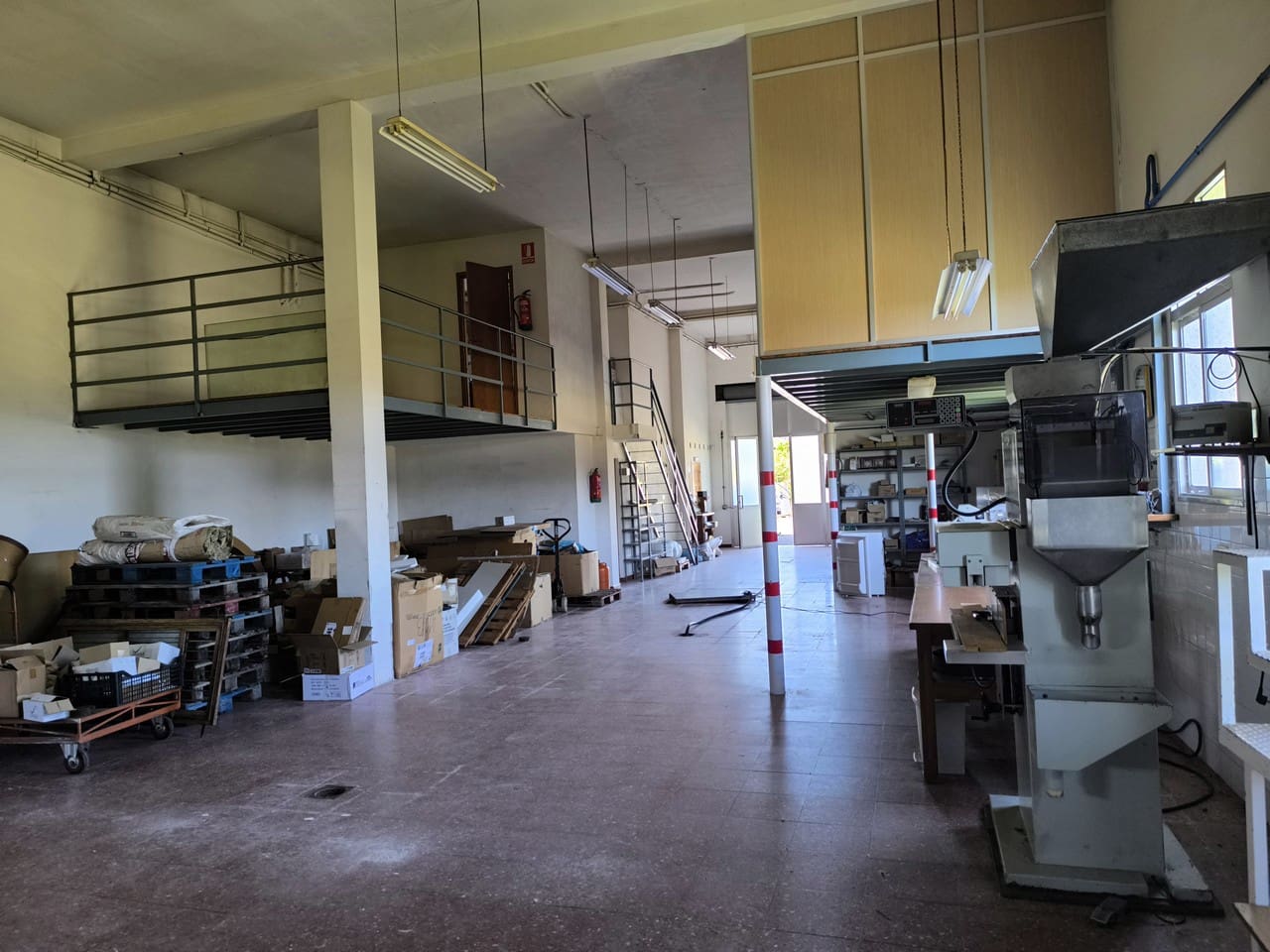 4 soveværelse Virksomhed til salg i Monforte de Lemos med garage - € 315.000 (Ref: 9072883)