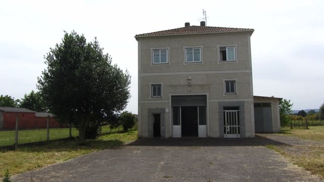 4 bedroom Business for sale in Monforte de Lemos with garage - € 315,000 (Ref: 9072883)