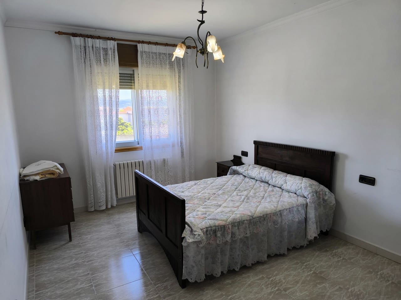 4 soveværelse Virksomhed til salg i Monforte de Lemos med garage - € 315.000 (Ref: 9072883)