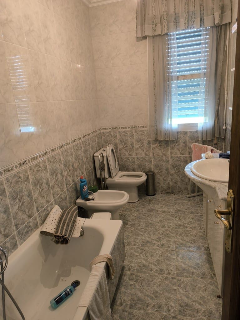 4 bedroom Townhouse for sale in Vigo with garage - € 280,000 (Ref: 9094773)