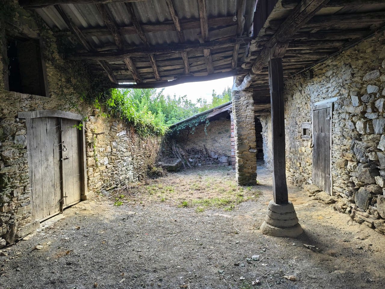 6 soveværelse Finca/Landehus til salg i Boveda - € 46.000 (Ref: 9100230)