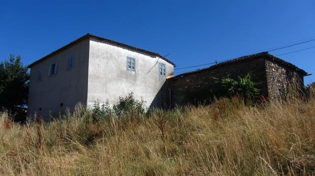 4 soveværelse Finca/Landehus til salg i Monforte de Lemos med garage - € 50.000 (Ref: 9101806)